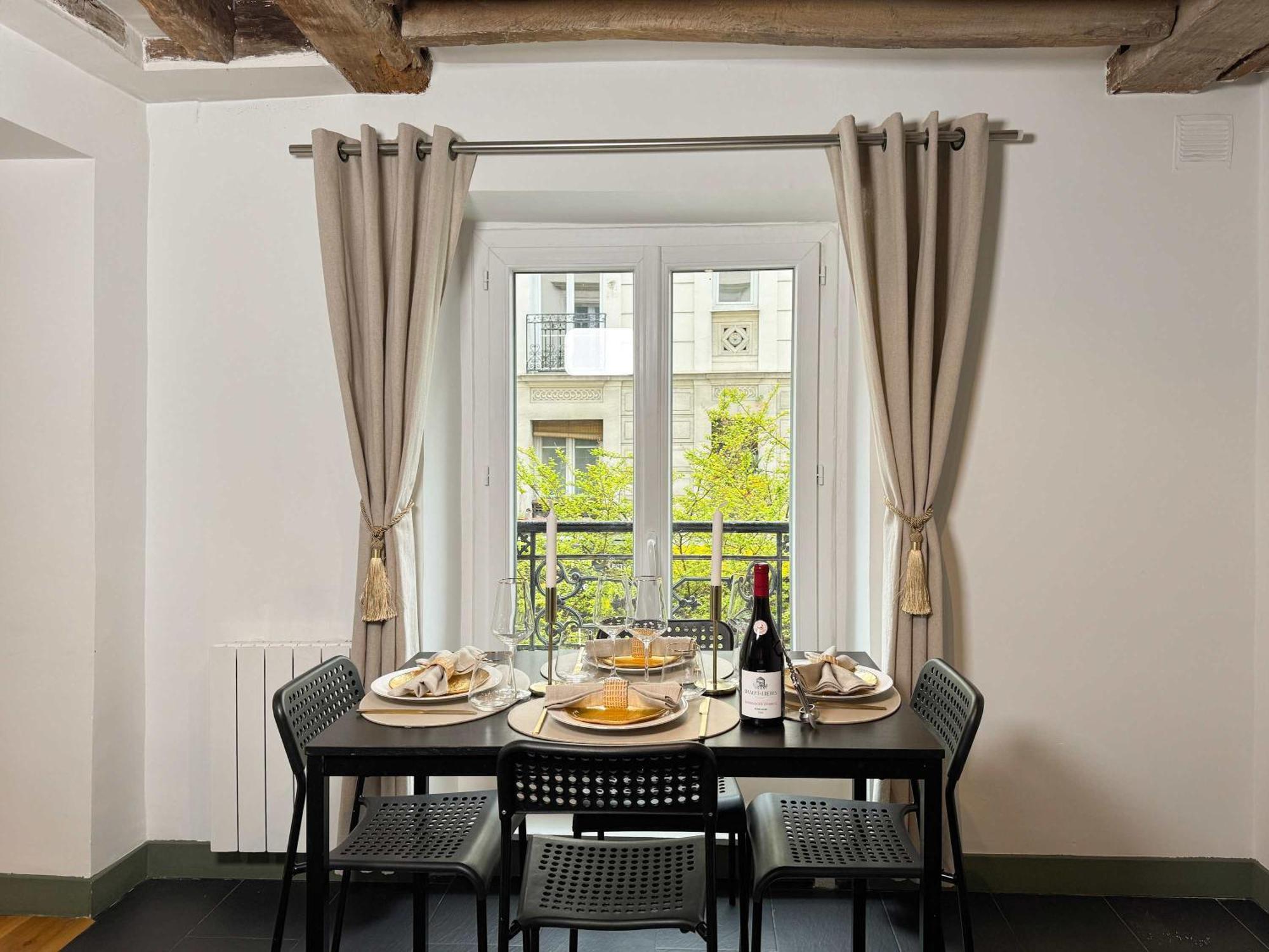 Appartamento Unique Authentic In Le Marais Parigi