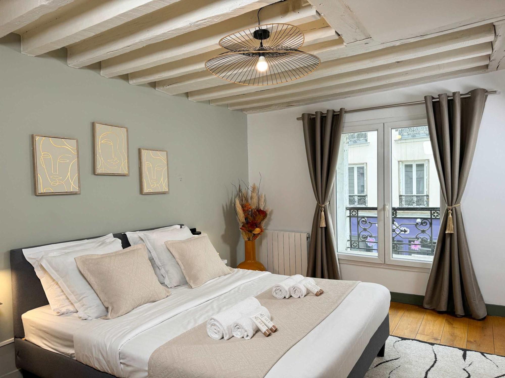 Appartamento Unique Authentic In Le Marais Parigi